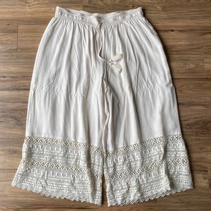 American Eagle lace culottes